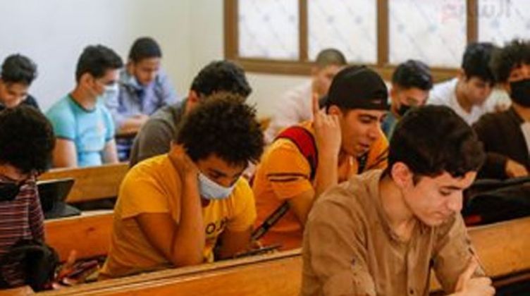 التعليم تنفي السماح لطلاب الثانوية بفرصة ثانية لأداء الامتحانات
