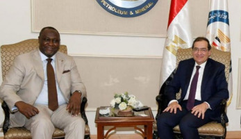 وزير البترول يبحث مع سفير هولندا تنمية التعاون مع الشركات الهولندية