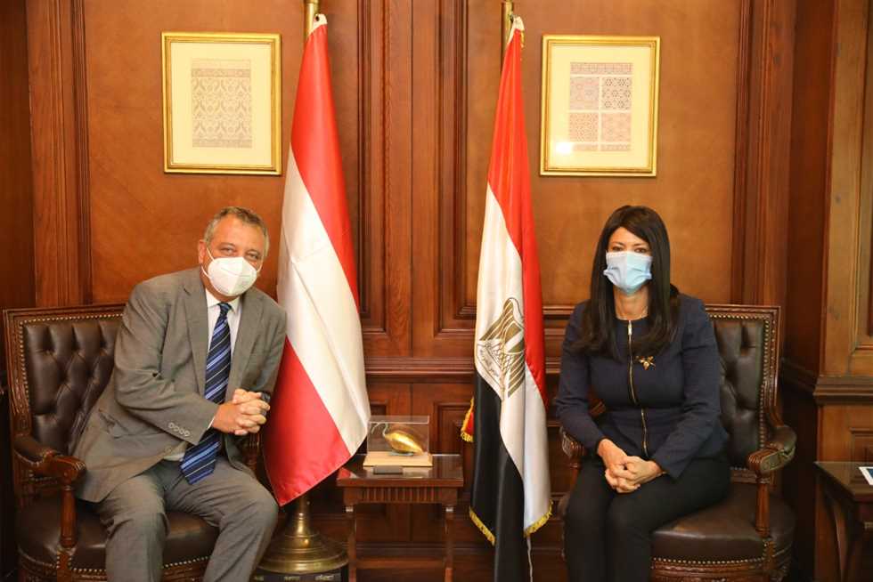 مصر والنمسا توقعان تمويلا تنمويًا بقيمة 8.5 مليون يورو لشراء معدات صيانة السكك الحديدية