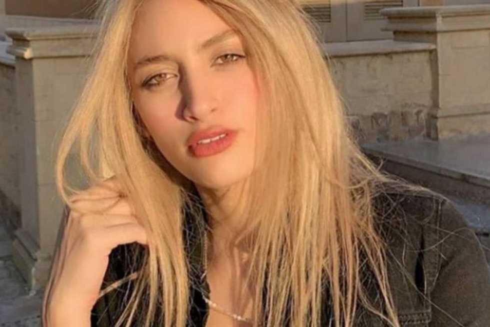 «لا جريمة في الظهور مع أطفال بريئة».. تفاصيل طعن مودة الأدهم على حكم سجنها 6 سنوات