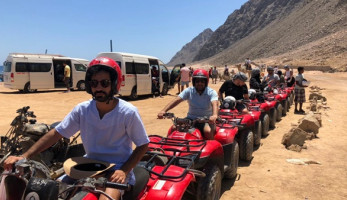 إعلاميون عرب يزورون الأماكن السياحية المصرية