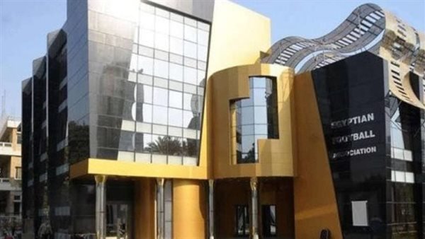 خاص.. اتحاد الكرة يكشف موقفه من استقدام حكام أجانب في مباريات الأهلي
