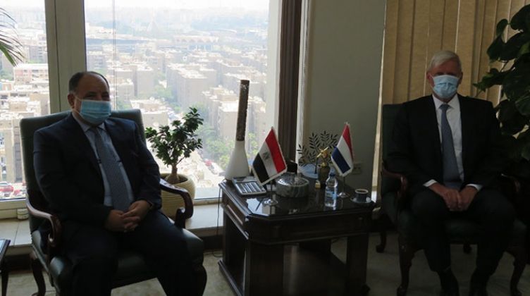 وزير المالية: طرح أسهم عدد من الشركات الحكومية فى البورصة المرحلة المقبلة
