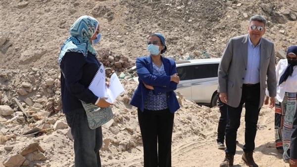 وزيرة البيئة تتفقد أعمال السيطرة على مقلب الطوب الرملي تمهيدا لغلقه