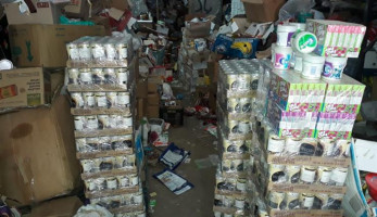 ثراء على جسد المستهلكين.. مباحث التموين تداهم "مصنع الموت" في العمرانية