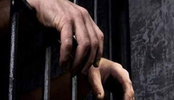 حبس عاطلين بتهمة تكوين عصابة لبيع الحشيش فى الزاوية الحمراء 4 أيام