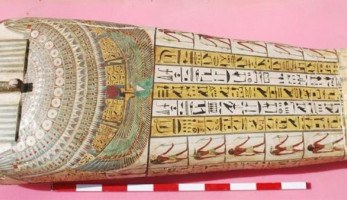 تابوت مصر الأثري يغادر للمشاركة بمعرض إكسبو دبي 2021