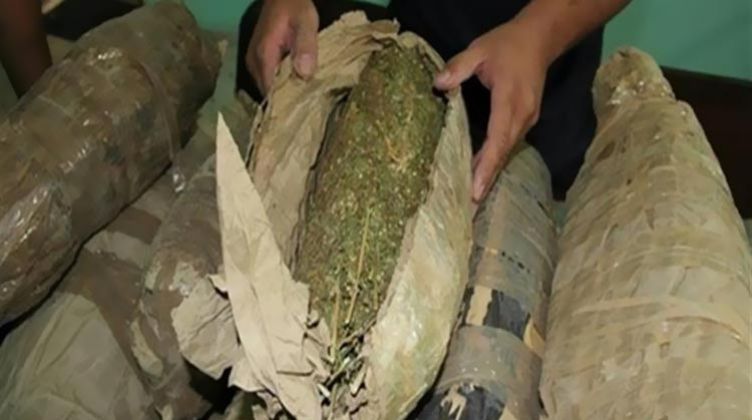 القبض على عاطلين متهمين بالاتجار في المخدرات بالسويس