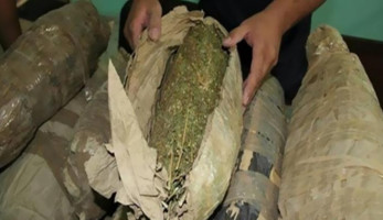 القبض على عاطلين متهمين بالاتجار في المخدرات بالسويس