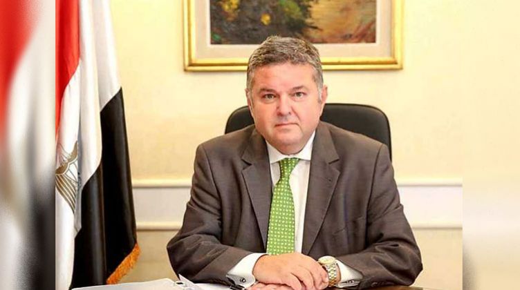 توقيع اتفاقية تعويض عمال شركة الحديد والصلب