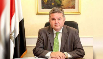 توقيع اتفاقية تعويض عمال شركة الحديد والصلب