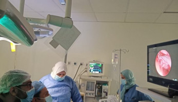 نجاح عملية نادرة لتسرب السائل النخاعي الشوكي عبر منظار الأنف ببورسعيد