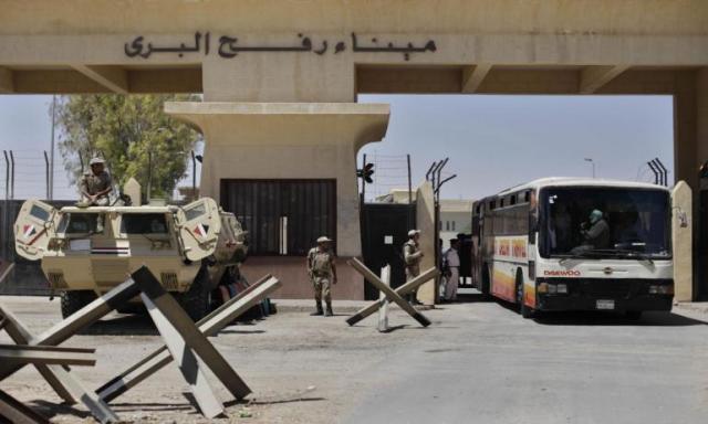 مواصلة افتتاح معبر رفح لعبور العالقين و المساعدات