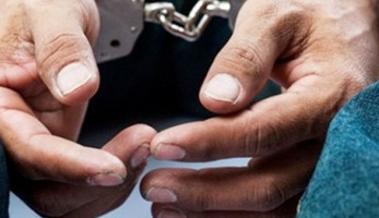 حبس عاطل لحيازته قطع من الحشيش في الوراق
