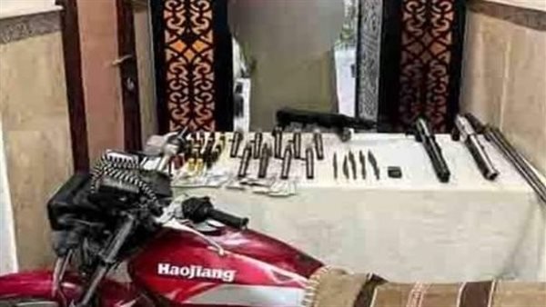 ضبط عاطل بحوزته أسلحة نارية في دمياط