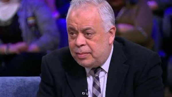أشرف زكي عن أزمة رشوان توفيق: "النقابة تحت رجله ورهن إشارته"
