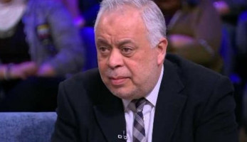 أشرف زكي عن أزمة رشوان توفيق: "النقابة تحت رجله ورهن إشارته"