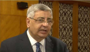 مستشار الرئيس: «أوميكرون» غير موجود في مصر.. «بس هييجي بنسبة 100%»