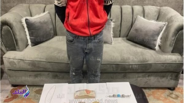 عاطل وراء سرقة مجوهرات من شقة بالمقطم