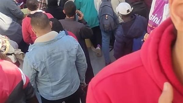 تكدس وزحام بمحطات مترو الأنفاق بالخط الثاني بعد محاولة انتحار شاب