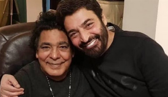 محمد منير يجتمع مع حميد الشاعري فى "مين يستاهلك"
