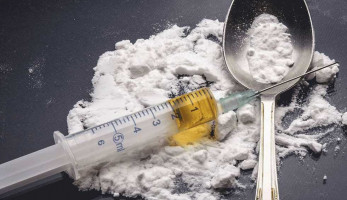 القبض على 10 عاطلين بحوزتهم بانجو وهيروين وشابو في أسوان