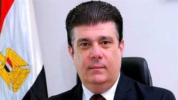حسين زين يلتقي العاملين بـ"الوطنية للإعلام" لمناقشة آليات صرف مستحقاتهم