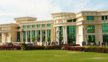 تخفيض الحد الأدنى لكليات القطاع النظري بالجامعات الخاصة