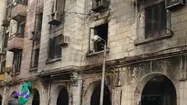 العثور على جثتين متفحمتين أسفل ركام عقاري الحسين المحترقين