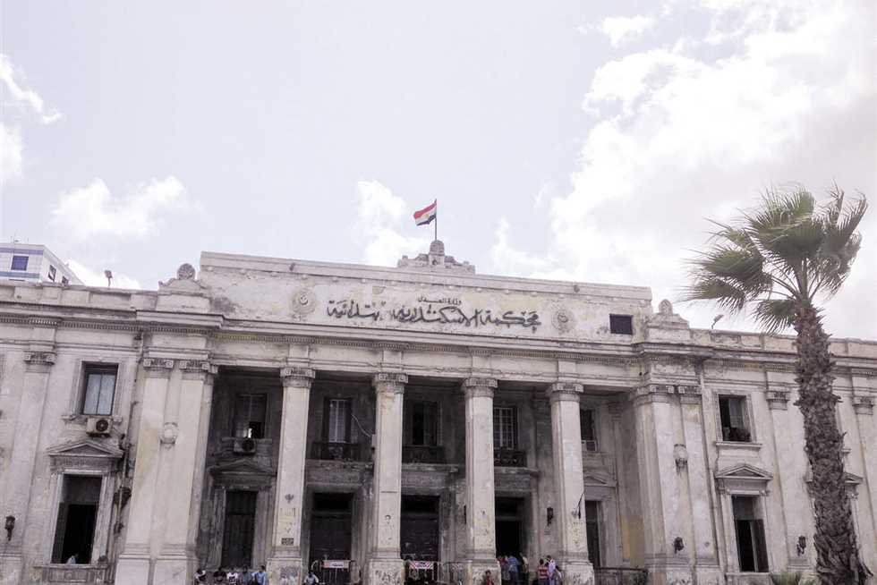 المؤبد لكهربائى وعامل حاولا ترويج 32 لفافة هيروين في الإسكندرية