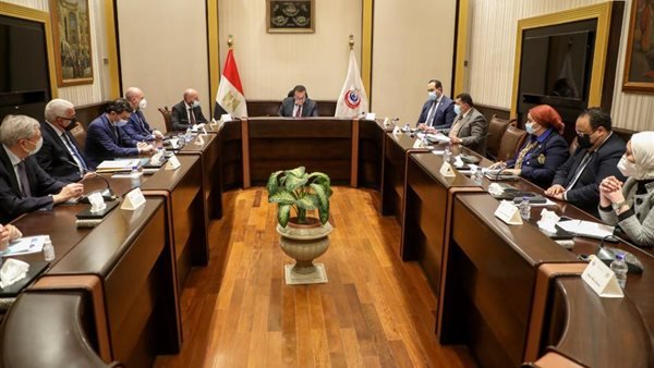 عبدالغفار يبحث مع رئيس مؤسسة «إيني الإيطالية» تعزيز التعاون في القطاع الصحي