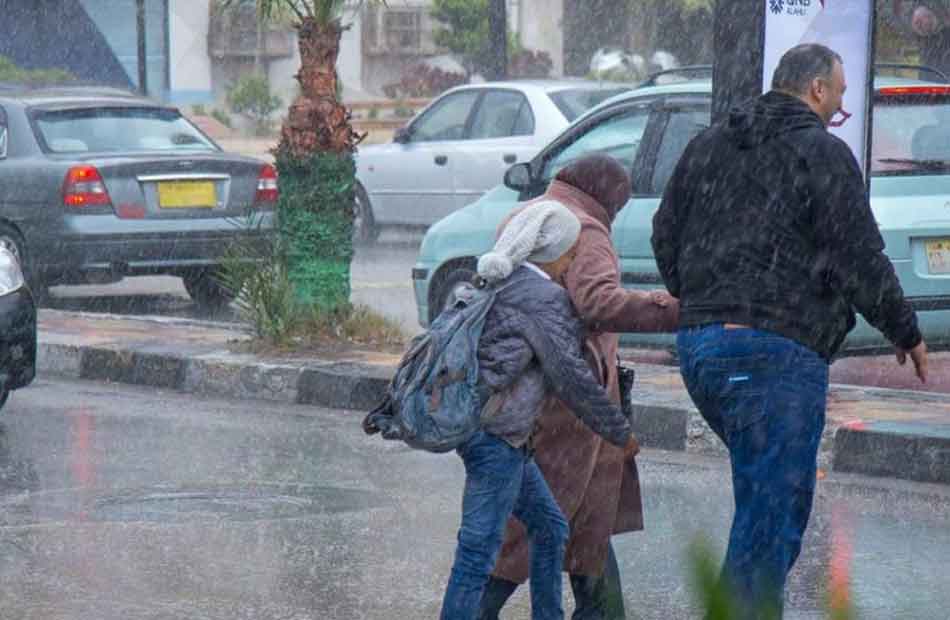 "ثلوج" على القاهرة الكبرى.. الأرصاد: استمرار سقوط الأمطار بشدة