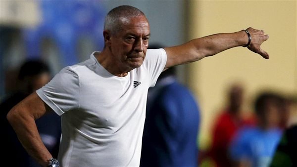 فيريرا يطلب من الزمالك الاستعانة بمترجمه السابق.. خاص