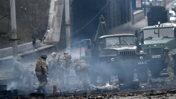 مصدر دبلوماسي يكشف حقيقة احتجاز مصريين في شرق أوكرانيا كدروع بشرية | خاص
