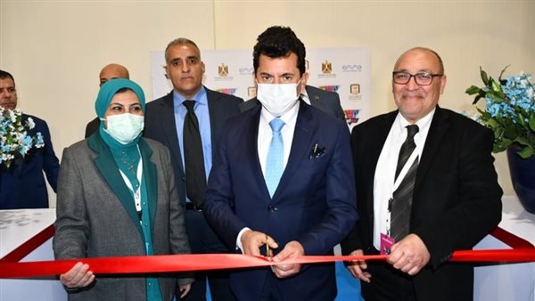 أشرف صبحي يفتتح جناح وزارة الشباب والرياضة بمعرض كافكس 2022