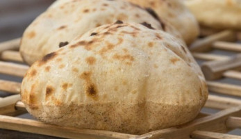 «صناعة الحبوب»: تحديد سعر رغيف الخبز السياحي سيحد من التلاعب