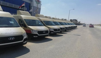 وزراة التخطيط والتنمية الاقتصادية تواصل تسليم سيارات المراكز التكنولوجية المتنقلة لمصلحة الشهر العقاري