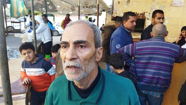 صور|صاحب مخبز يطلق مبادرة لتوزيع الخبز بالمجان على أهالي بورسعيد خلال رمضان