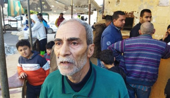 صور|صاحب مخبز يطلق مبادرة لتوزيع الخبز بالمجان على أهالي بورسعيد خلال رمضان