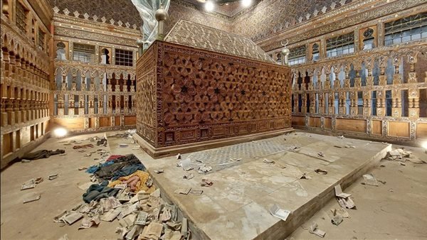 الآثار: صور الأموال والملابس المتداولة لضريح الإمام الشافعي حديثة.. والأوقاف تنفي