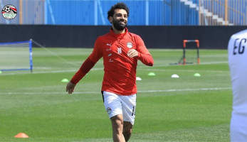 محمد صلاح يفكر في الاعتزال الدولي بعد ضياع حلم التأهل للمونديال