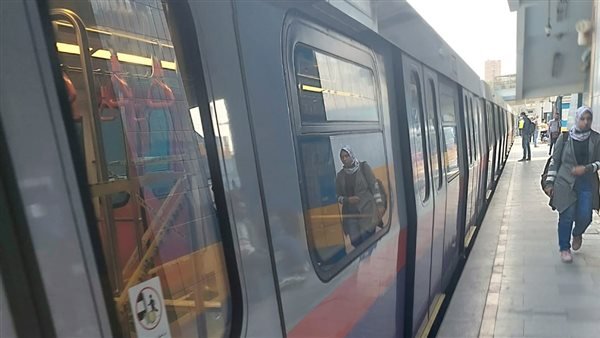 توقف حركة الخط الثاني لمترو الأنفاق بعد تعطل أحد القطارات بسبب بلف الطوارئ