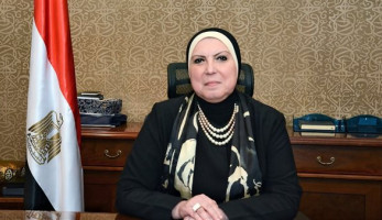 نيفين جامع تصدر قرار بتعديل القواعد المنظمة لتسجيل المصانع المؤهلة لتصدير منتجاتها لمصر