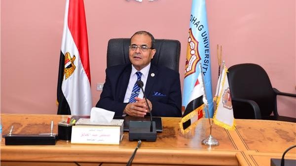 «علوم سوهاج» تحصل على مشروع بحثي بـ3 ملايين جنيه لتطوير المعامل