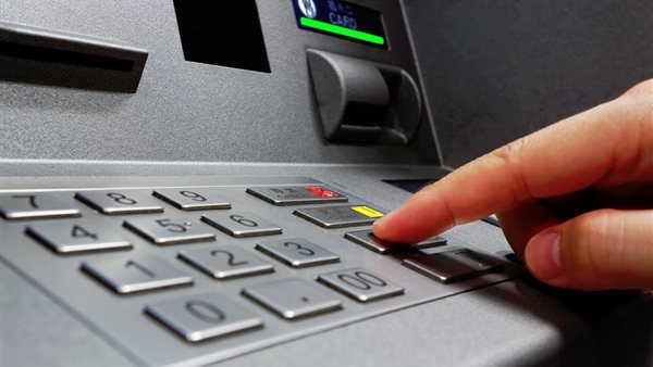 أعلاها 5 جنيهات.. البنوك تحدد تسعيرة الاستعلام عن الرصيد من الـ ATM