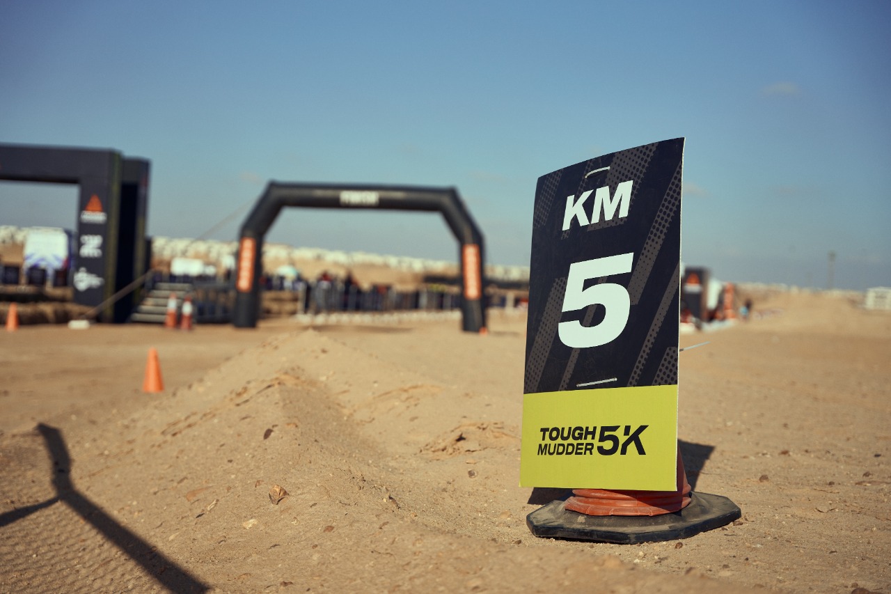 لأول مرة بمحافظة البحر الأحمر.. الجونة تستضيف سباق التحدي العالمي تاف مادر «Tough Mudder» | صور