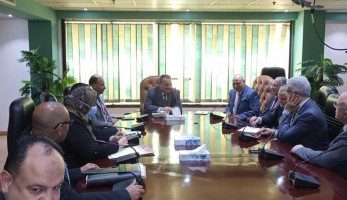 «الضرائب» تعلن تفاصيل الضريبة على الذهب والفضة والأحجار الكريمة
