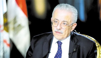 منشور مفبرك يثير الجدل.. حقيقة استقالة طارق شوقى وزير التعليم