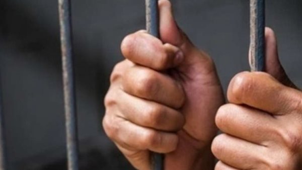 ضبط عاطل هارب من حكم بالسجن المؤبد بحوزته مخدرات بالقليوبية