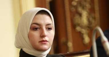 النائبة هدى عمار تتقدم بمقترح بشأن إنشاء سلم كهربائى بكبارى المشاة بالإسكندرية